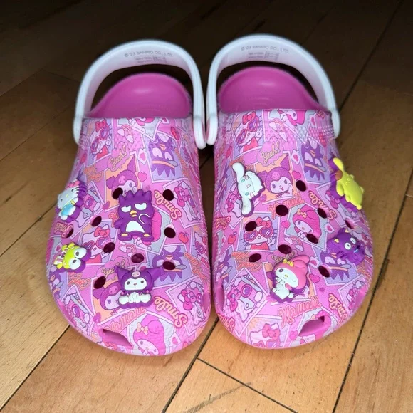 CROCS X HELLO KITTY CLOGS WOMENS SIZE - Picture 3 of 8